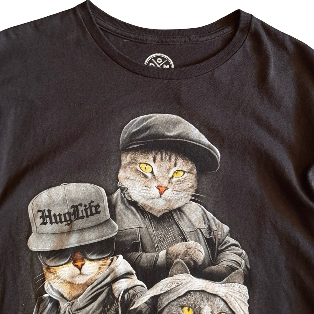 D.O.M. “Hug Life Cats” Graphic T-Shirt – Size L - Picture 8 of 9